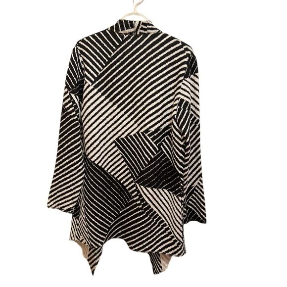Chico's Women's Striped Jacket Size O Black and White Long Sleeve Relaxed Fit - Picture 3 of 6